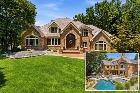 1109 N Oxfordshire Ln, Edwardsville, IL 62025