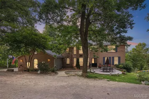 2221 Levin Crest Ln, Dupo, IL 62239