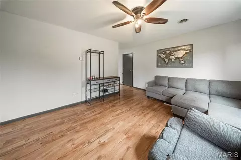 Living - 5 King Dr, Rolla, MO 65401 photo 1 of 1