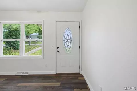 Entry Way - 704 Union St, Marble Hill, MO 63764 photo 1 of 2