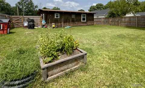 Exterior - 220 N Olive St, Marshfield, MO 65706 photo 3 of 7