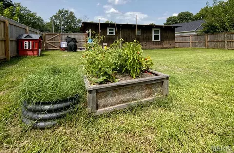 Exterior - 220 N Olive St, Marshfield, MO 65706 photo 4 of 7