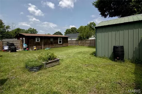 Exterior - 220 N Olive St, Marshfield, MO 65706 photo 5 of 7