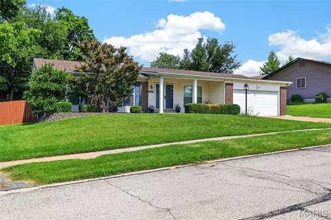 13211 Windygate Ln, Saint Louis, MO 63146