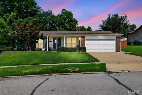 13211 Windygate Ln, Saint Louis, MO 63146