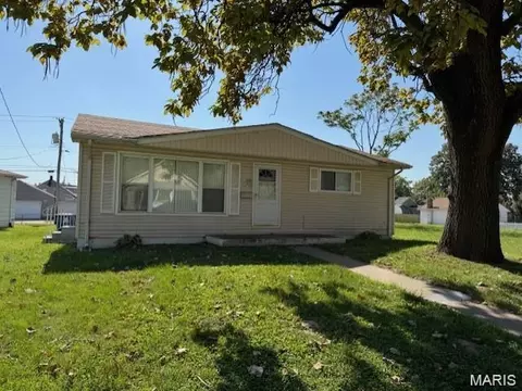 2605 Cayuga St, Granite City, IL 62040