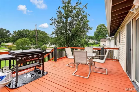 Exterior - 519 Sulphur Spring Rd, Manchester, MO 63021 photo 7 of 10