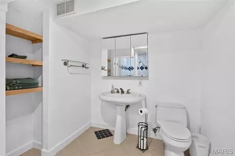 Bath - 519 Sulphur Spring Rd, Manchester, MO 63021 photo 6 of 6