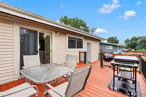 Exterior - 519 Sulphur Spring Rd, Manchester, MO 63021 photo 6 of 10