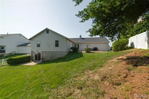 Exterior - 2296 Delaware Dr, Saint Charles, MO 63303 photo 7 of 12