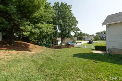 Exterior - 2296 Delaware Dr, Saint Charles, MO 63303 photo 6 of 12