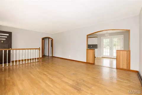 Living - 403 Cox Dr, Cuba, MO 65453 photo 1 of 3