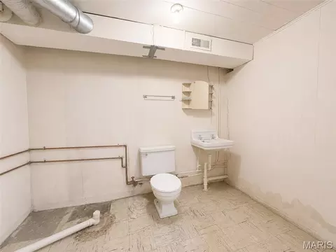 Bath - 403 Cox Dr, Cuba, MO 65453 photo 4 of 4