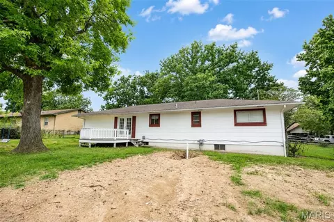 Exterior - 403 Cox Dr, Cuba, MO 65453 photo 6 of 7