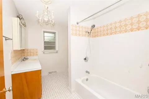 Bath - 403 Cox Dr, Cuba, MO 65453 photo 2 of 4