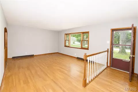 Living - 403 Cox Dr, Cuba, MO 65453 photo 3 of 3