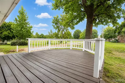 Exterior - 403 Cox Dr, Cuba, MO 65453 photo 2 of 7