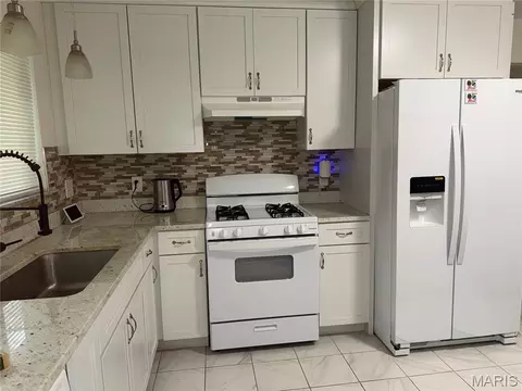 12200 Mckelvey Rd, Maryland Heights, MO 63043