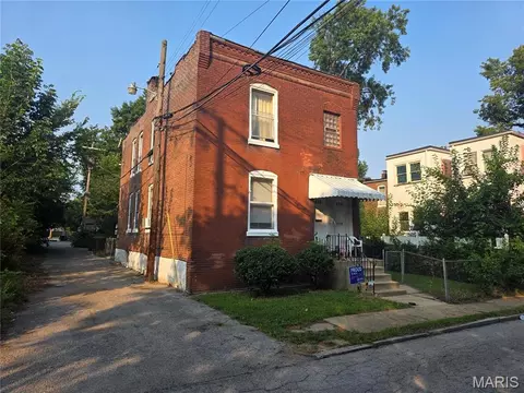 426 Bowen St, Saint Louis, MO 63111