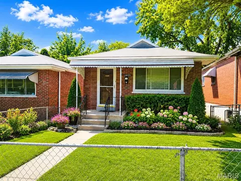 3825 Illinois Ave, Saint Louis, MO 63118