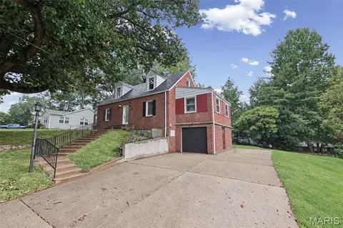 121 Rosewood Ln, East Alton, IL 62024