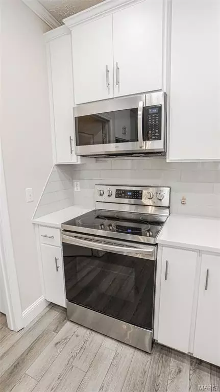 Kitchen - 2335 W Chesterfield Blvd #B, Springfield, MO 65807 photo 5 of 5