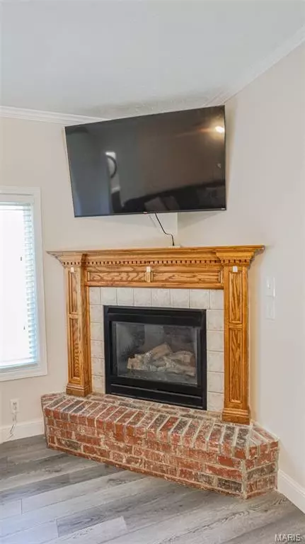 Living - 2335 W Chesterfield Blvd #B, Springfield, MO 65807 photo 1 of 1