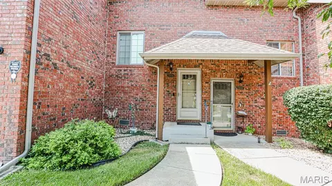 Exterior - 2335 W Chesterfield Blvd #B, Springfield, MO 65807 photo 4 of 8