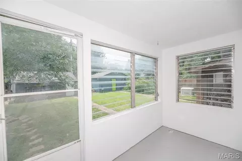 Exterior - 7438 Maple Ave, Maplewood, MO 63143 photo 3 of 20