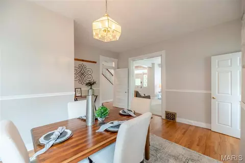 Dining - 7438 Maple Ave, Maplewood, MO 63143 photo 3 of 8