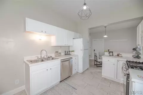 Kitchen - 7438 Maple Ave, Maplewood, MO 63143 photo 6 of 7