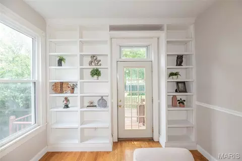 Entry Way - 7438 Maple Ave, Maplewood, MO 63143 photo 3 of 4
