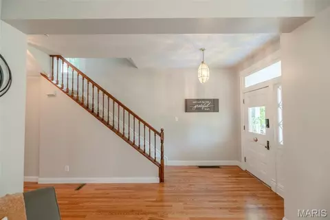 Entry Way - 7438 Maple Ave, Maplewood, MO 63143 photo 2 of 4