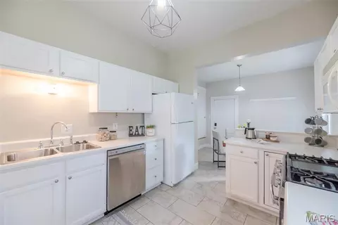 Kitchen - 7438 Maple Ave, Maplewood, MO 63143 photo 3 of 7