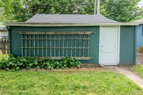 Exterior - 7438 Maple Ave, Maplewood, MO 63143 photo 12 of 20
