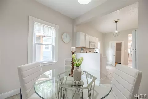 Dining - 7438 Maple Ave, Maplewood, MO 63143 photo 7 of 8
