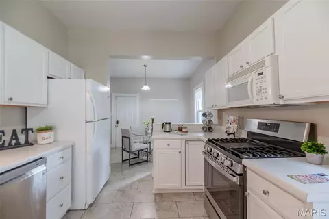 Kitchen - 7438 Maple Ave, Maplewood, MO 63143 photo 2 of 7