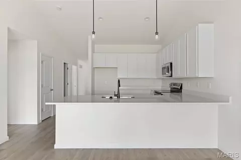 Kitchen - 2211 Heatherfield Dr, Rolla, MO 65401 photo 2 of 4