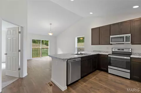 Entry Way - 2207 Heatherfield Dr, Rolla, MO 65401 photo 2 of 3