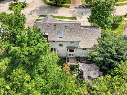 View/Area - 1751 Warmington Ct, Ballwin, MO 63021 photo 2 of 2