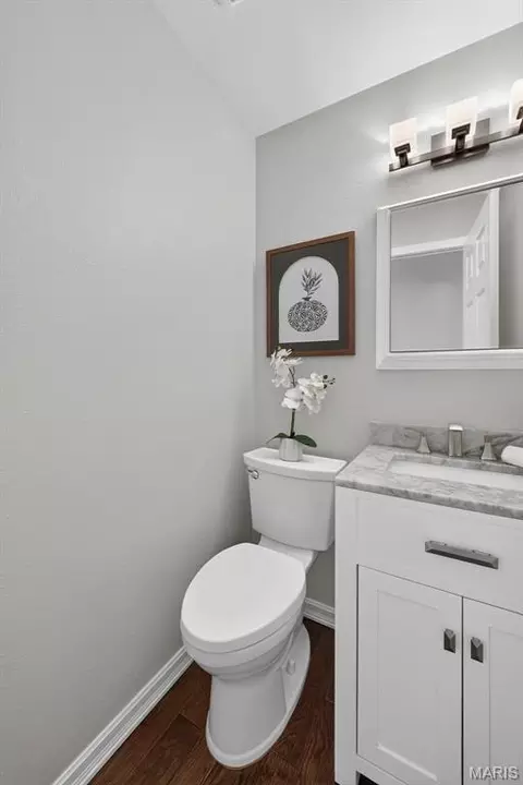 Bath - 1751 Warmington Ct, Ballwin, MO 63021 photo 1 of 4
