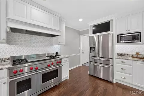 Kitchen - 1751 Warmington Ct, Ballwin, MO 63021 photo 3 of 6