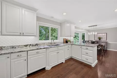 Kitchen - 1751 Warmington Ct, Ballwin, MO 63021 photo 5 of 6