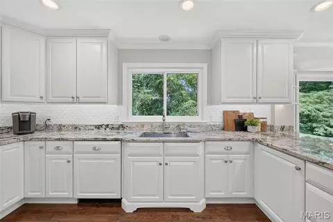 Kitchen - 1751 Warmington Ct, Ballwin, MO 63021 photo 6 of 6