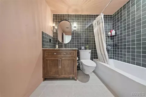 Bath - 511 E Christy Dr, Rolla, MO 65401 photo 5 of 8