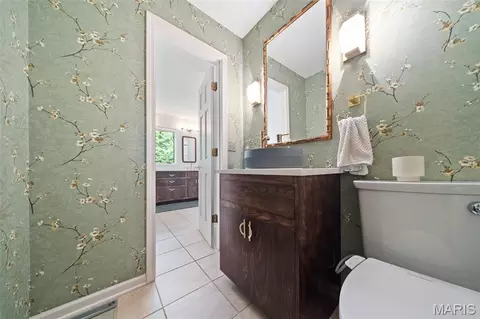 Bath - 511 E Christy Dr, Rolla, MO 65401 photo 3 of 8