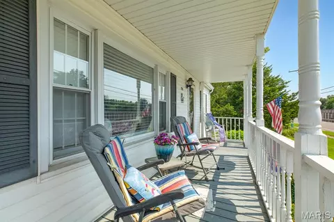 Exterior - 706 S Maple St, Brighton, IL 62012 photo 5 of 15