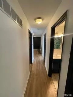 Entry Way - 508 S Hawthorne Dr, Pacific, MO 63069 photo 2 of 2