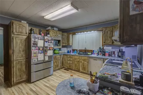 Kitchen - 102 E Us Hwy 62, Risco, MO 63874 photo 2 of 2
