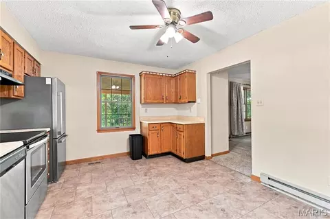 Kitchen - 544 Anaconda Rd, Saint Clair, MO 63077 photo 3 of 3